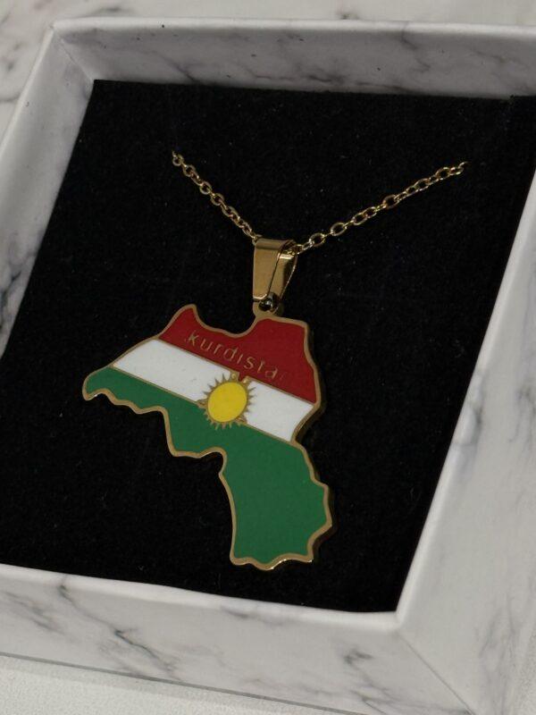 Collier Carte du Kurdistan – Drapeau Kurde avec Soleil Doré en acier inoxydable