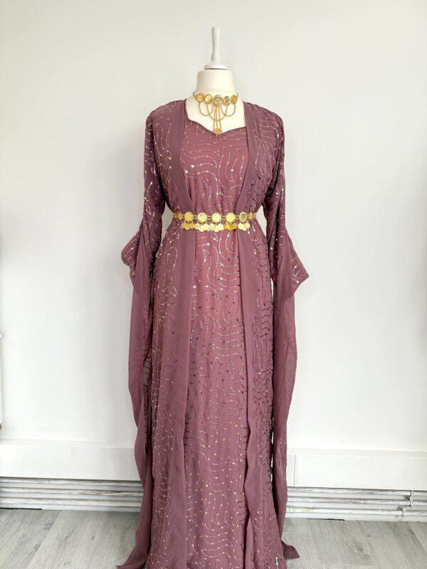 Robe Kurde Traditionnelle Rosé – Fistan Élégant Sans Accessoires
