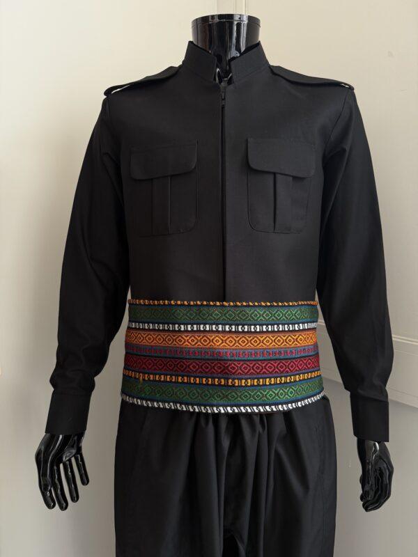 Tenue Kurde Homme Noire – Şal û Şepik Moderne avec Ceinture Tissée Multicolore