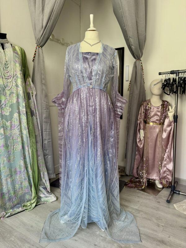 ROBE KURDE FISTAN HEVI DEGRADÉ VIOLET BLEU3 Robe Kurde Dégradé HEVÎ – Fistan Élégant Bleu & Violet avec Paillettes