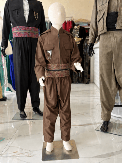 Tenue kurde enfant garçon – Şal û Şepik Zarokê Qehweyî
