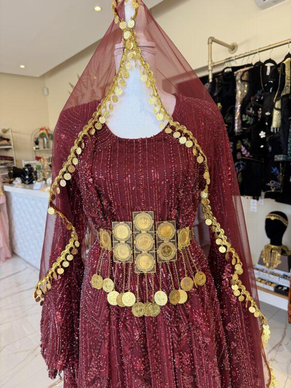 robe-mariee-kurde-bordeaux-fistan-voile.3 Robe de Mariée Kurde Bordeaux – Fistan Henné / Kina avec Voile